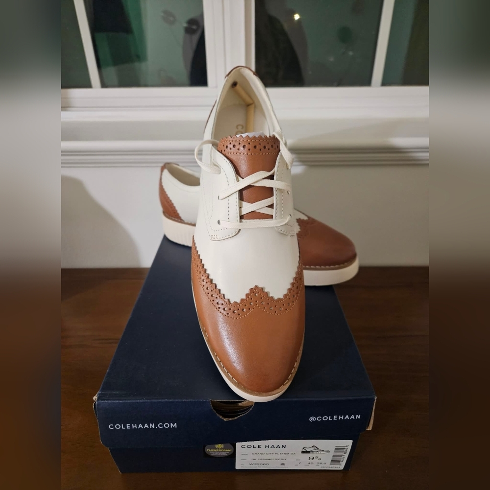 Cole Haan Grand City Platform Wingtip Oxford! Like New! Size 9.5